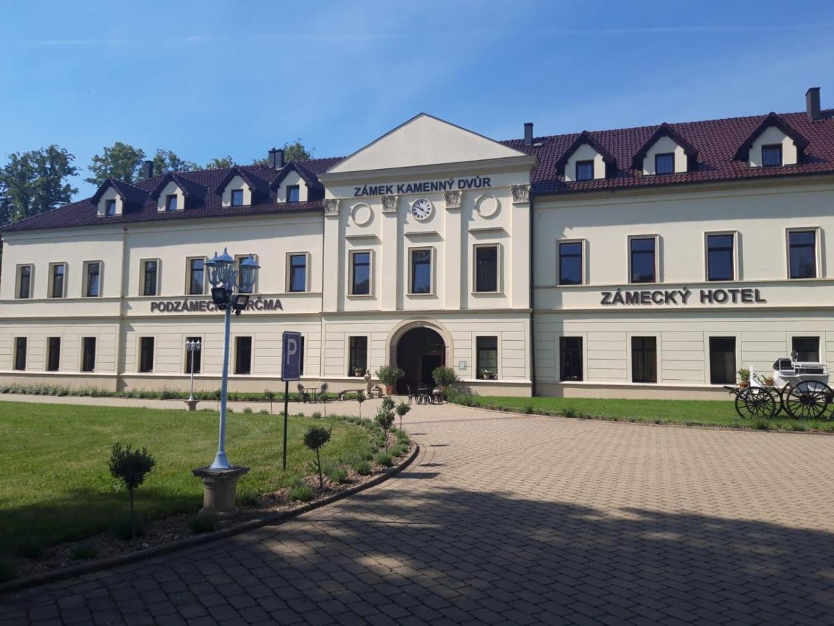 Hotel Zamek Kamenny Dvur Kynsperk nad Ohri Exterior foto