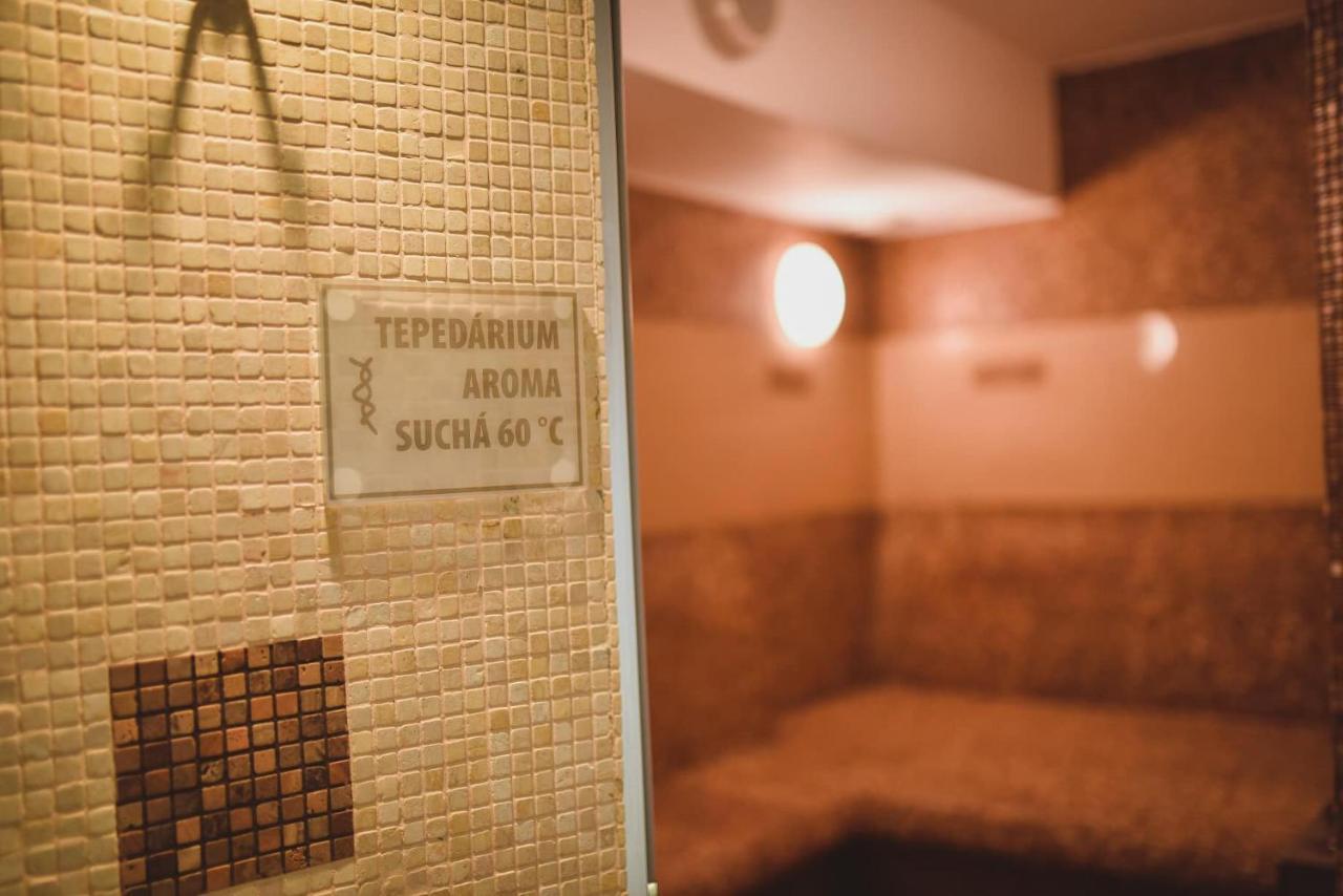 Hotel Zamek Kamenny Dvur Kynsperk nad Ohri Exterior foto