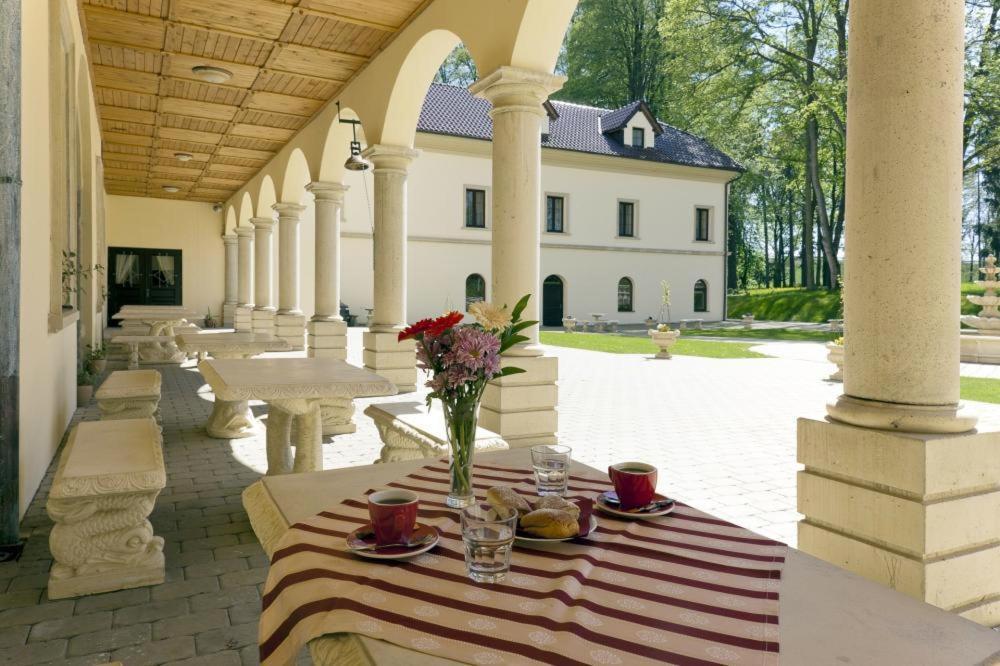 Hotel Zamek Kamenny Dvur Kynsperk nad Ohri Exterior foto