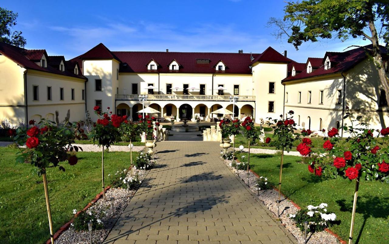 Hotel Zamek Kamenny Dvur Kynsperk nad Ohri Exterior foto